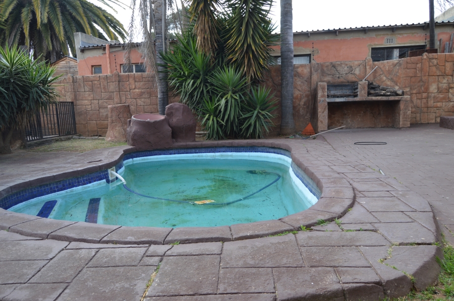 To Let 3 Bedroom Property for Rent in Roodepoort Central Gauteng