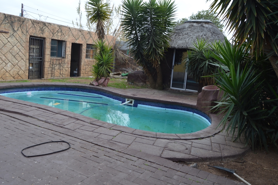 To Let 3 Bedroom Property for Rent in Roodepoort Central Gauteng