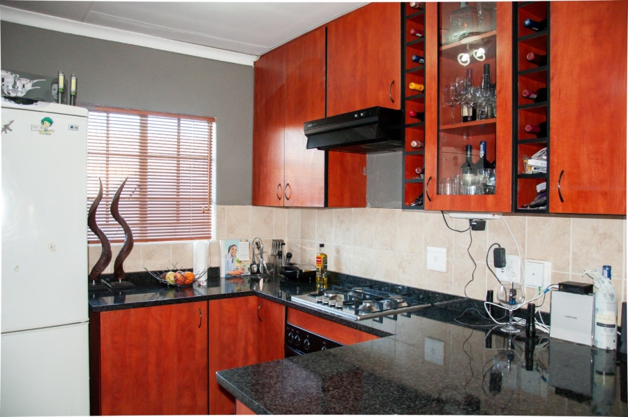 2 Bedroom Property for Sale in Halfway Gardens Gauteng