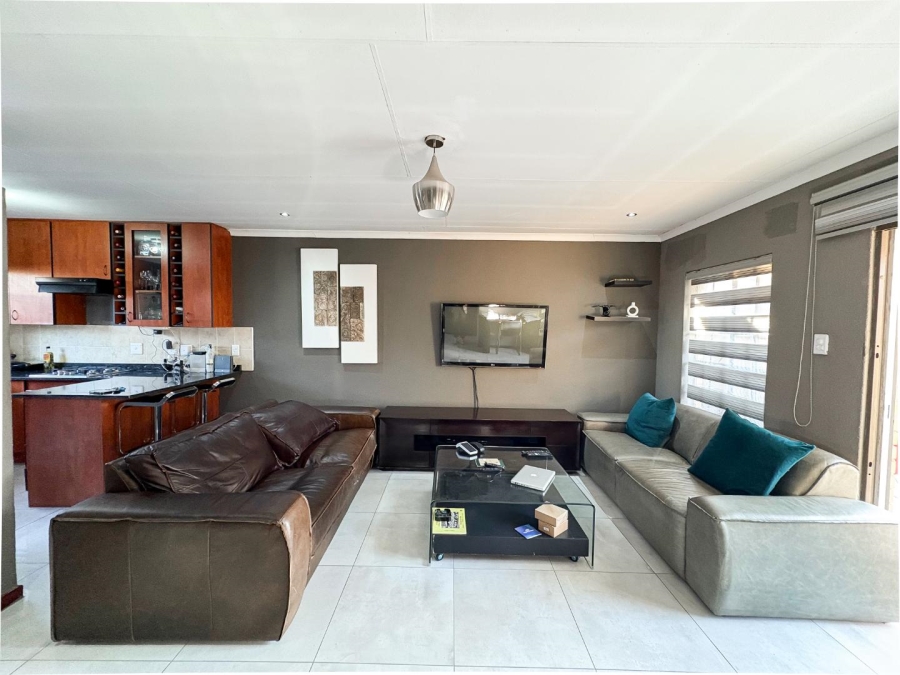 2 Bedroom Property for Sale in Halfway Gardens Gauteng