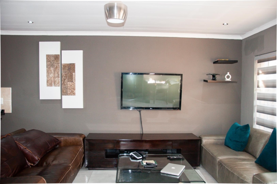 2 Bedroom Property for Sale in Halfway Gardens Gauteng
