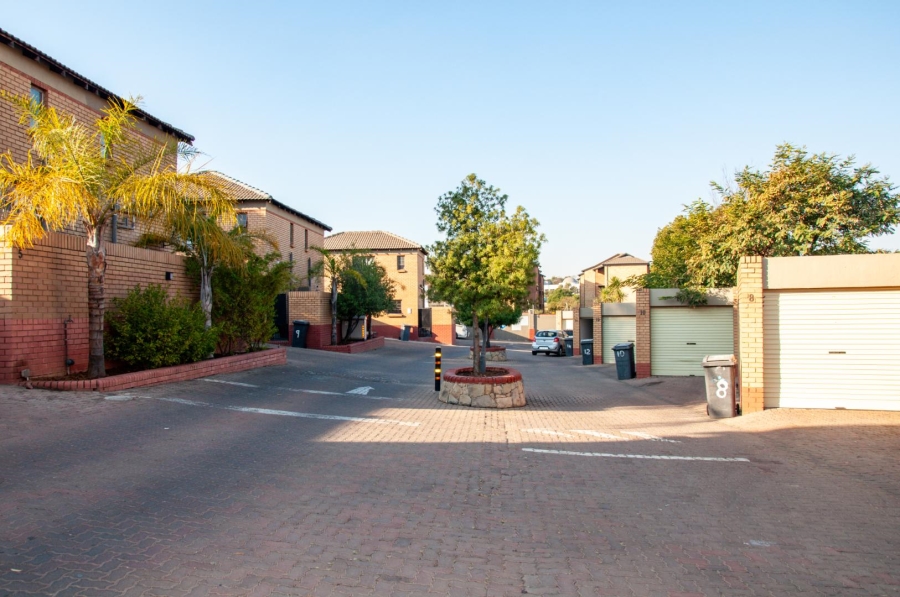 2 Bedroom Property for Sale in Halfway Gardens Gauteng