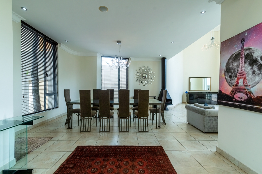 6 Bedroom Property for Sale in Waterkloof Ridge Gauteng