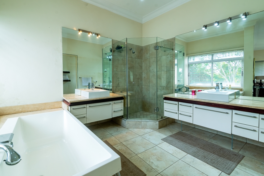 6 Bedroom Property for Sale in Waterkloof Ridge Gauteng