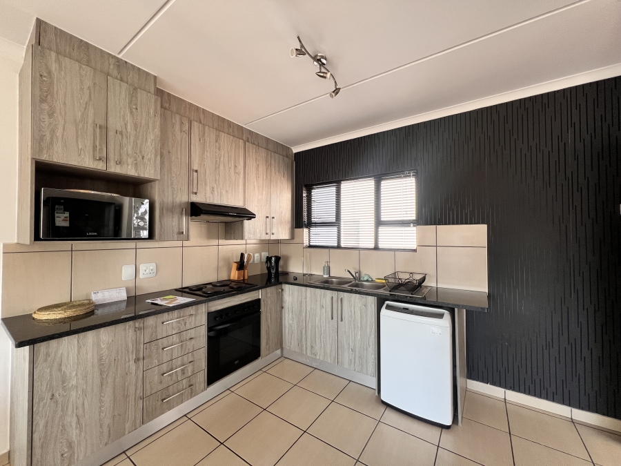 To Let 3 Bedroom Property for Rent in Barbeque Downs Gauteng