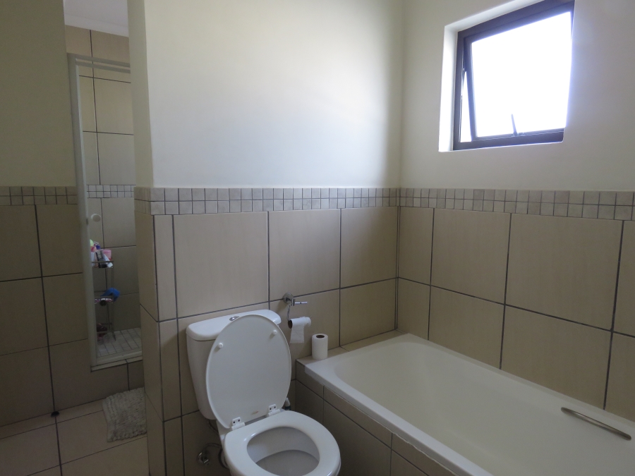 To Let 3 Bedroom Property for Rent in Barbeque Downs Gauteng