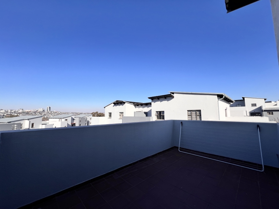 To Let 3 Bedroom Property for Rent in Barbeque Downs Gauteng