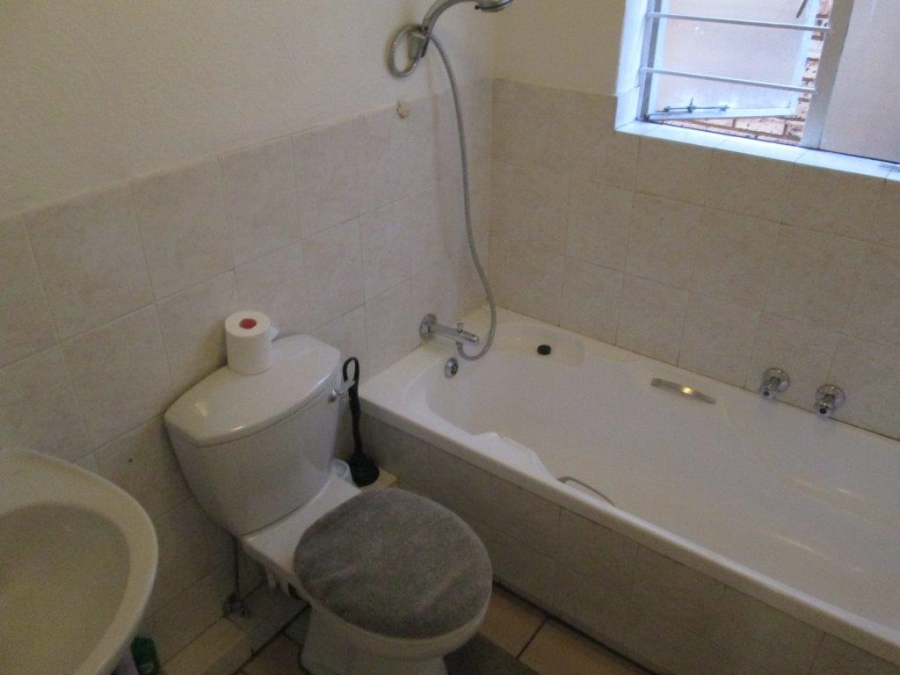To Let 2 Bedroom Property for Rent in Sundowner Gauteng