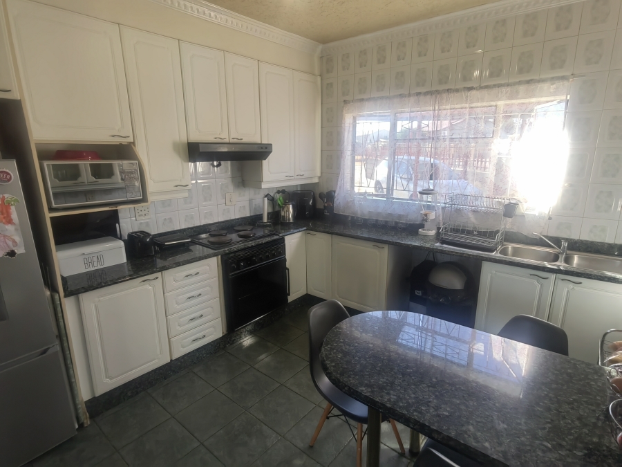 3 Bedroom Property for Sale in Noycedale Gauteng