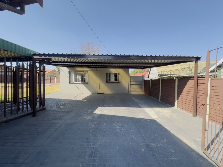 3 Bedroom Property for Sale in Verwoerdpark Gauteng
