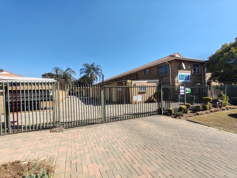 2 Bedroom Property for Sale in Rietfontein Gauteng