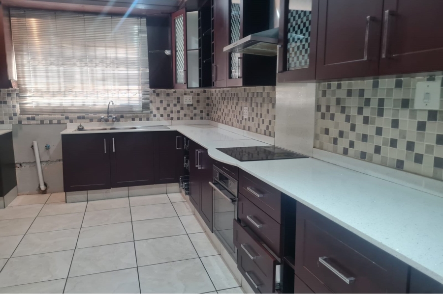3 Bedroom Property for Sale in Klippoortjie Gauteng