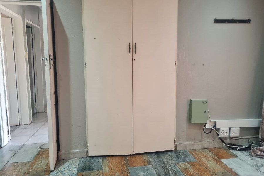 3 Bedroom Property for Sale in Klippoortjie Gauteng
