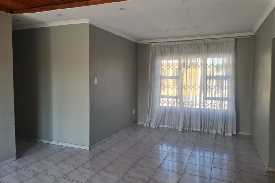3 Bedroom Property for Sale in Klippoortjie Gauteng
