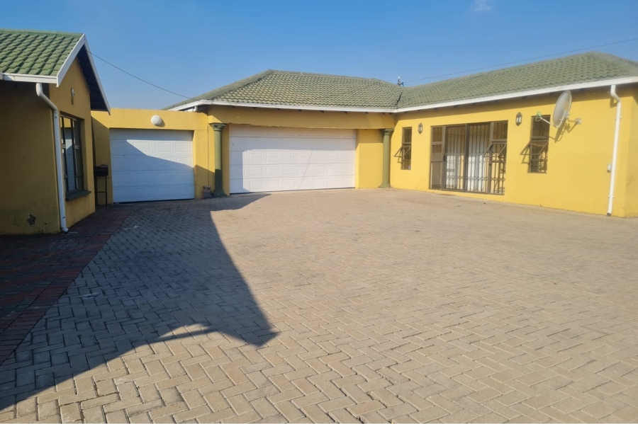 3 Bedroom Property for Sale in Klippoortjie Gauteng