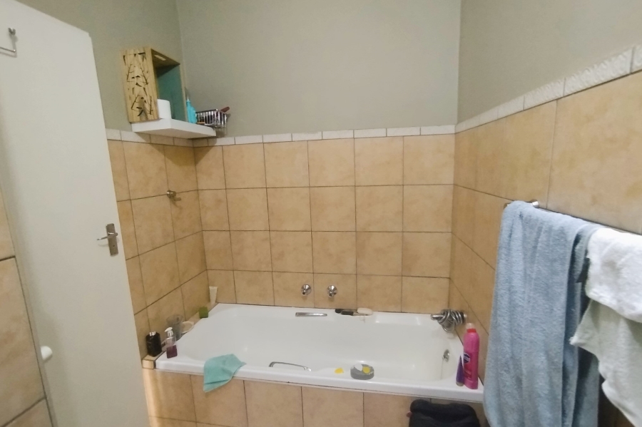 2 Bedroom Property for Sale in Fourways Gardens Gauteng