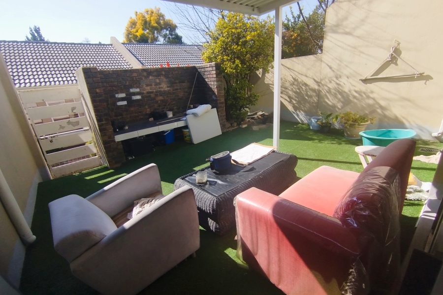 2 Bedroom Property for Sale in Fourways Gardens Gauteng