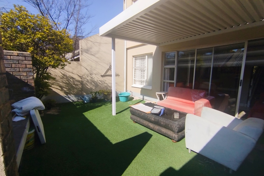 2 Bedroom Property for Sale in Fourways Gardens Gauteng