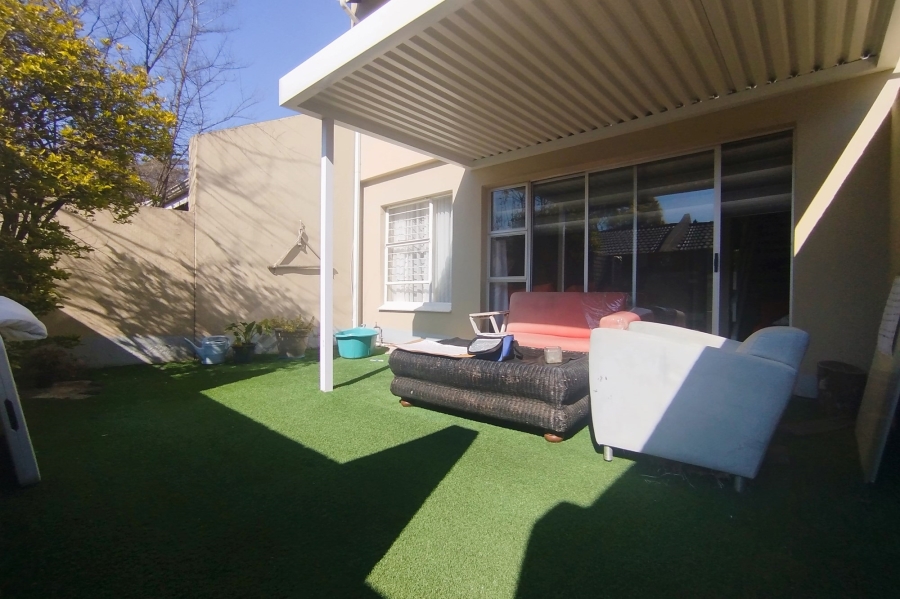2 Bedroom Property for Sale in Fourways Gardens Gauteng