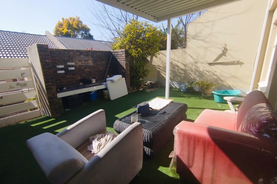 2 Bedroom Property for Sale in Fourways Gardens Gauteng