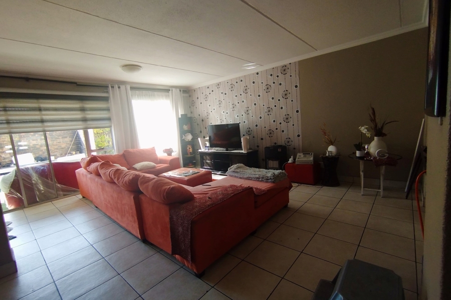 2 Bedroom Property for Sale in Fourways Gardens Gauteng