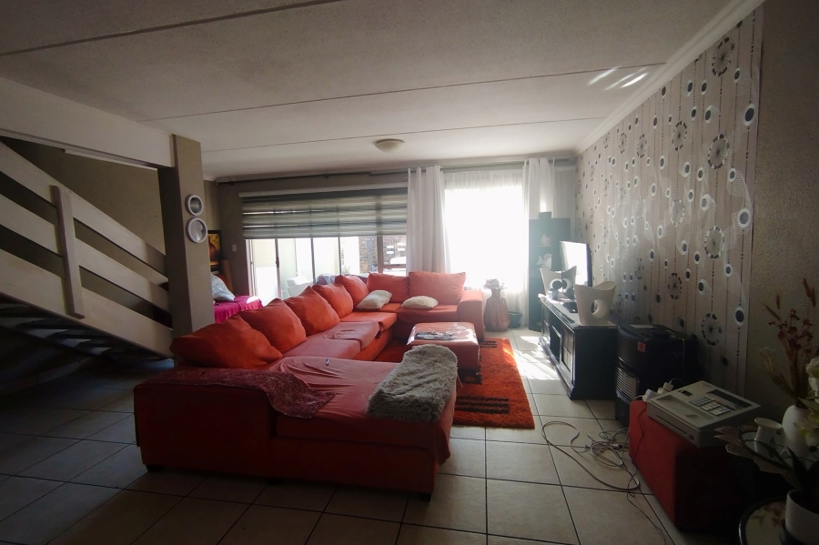 2 Bedroom Property for Sale in Fourways Gardens Gauteng