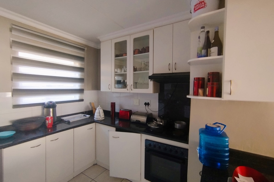2 Bedroom Property for Sale in Fourways Gardens Gauteng