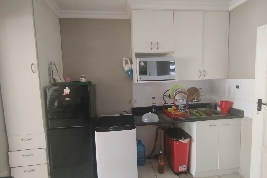 2 Bedroom Property for Sale in Fourways Gardens Gauteng