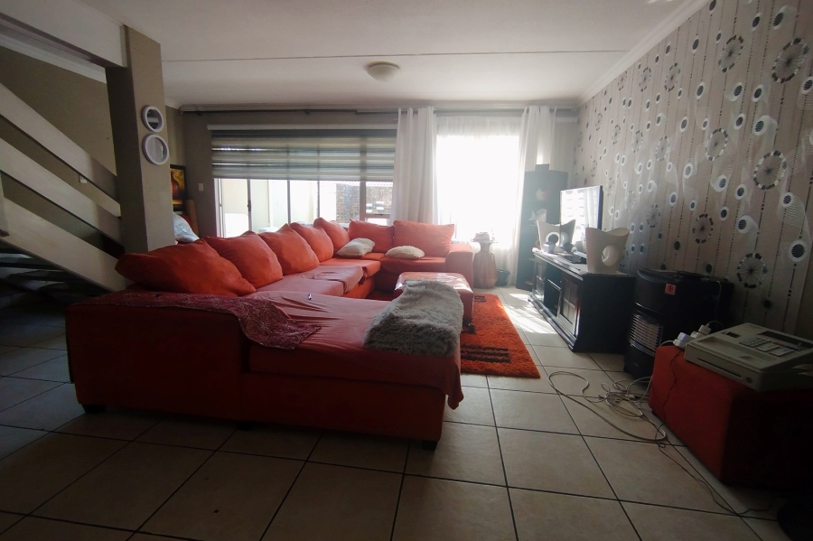 2 Bedroom Property for Sale in Fourways Gardens Gauteng
