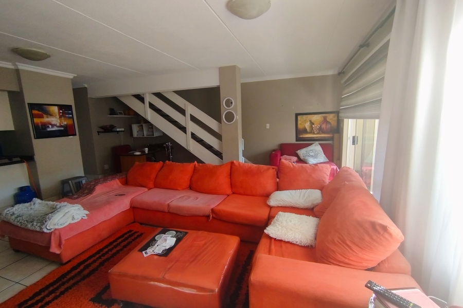 2 Bedroom Property for Sale in Fourways Gardens Gauteng