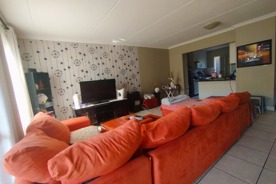 2 Bedroom Property for Sale in Fourways Gardens Gauteng