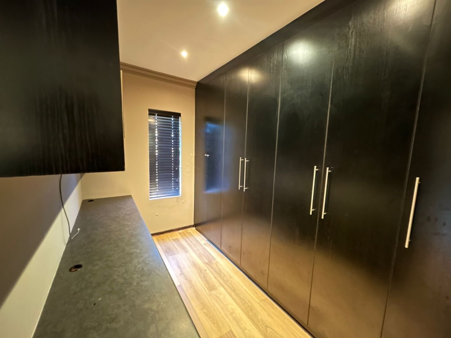 To Let 2 Bedroom Property for Rent in North Riding Gauteng