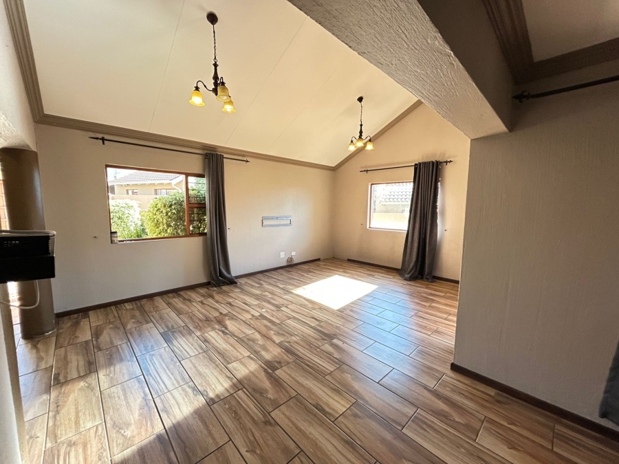 To Let 2 Bedroom Property for Rent in North Riding Gauteng