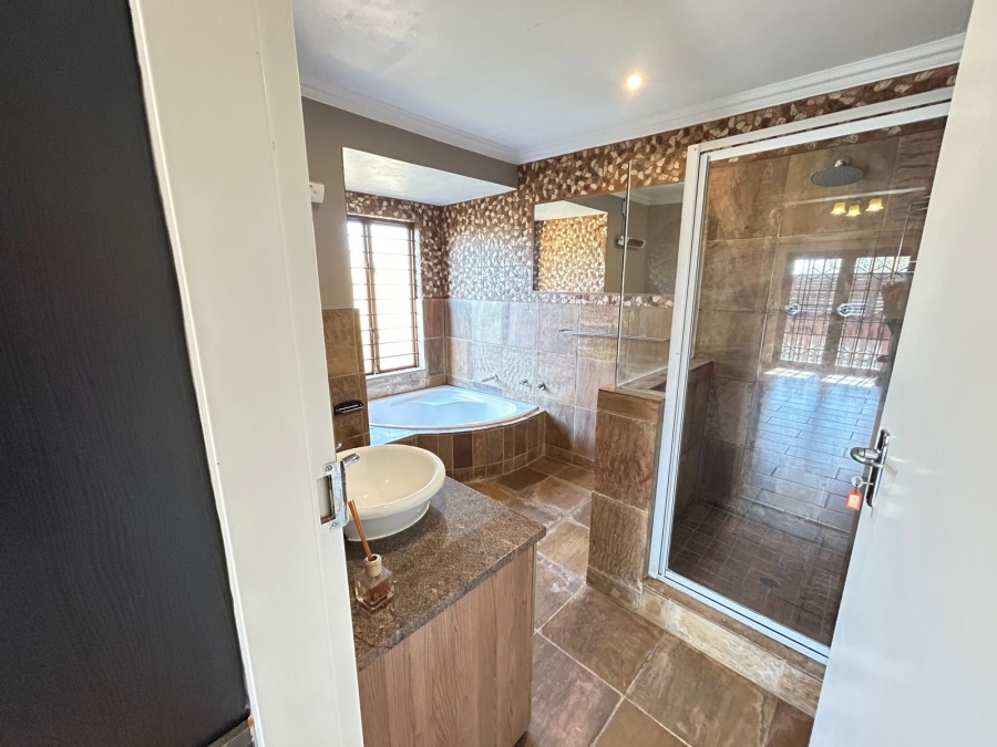 To Let 2 Bedroom Property for Rent in North Riding Gauteng