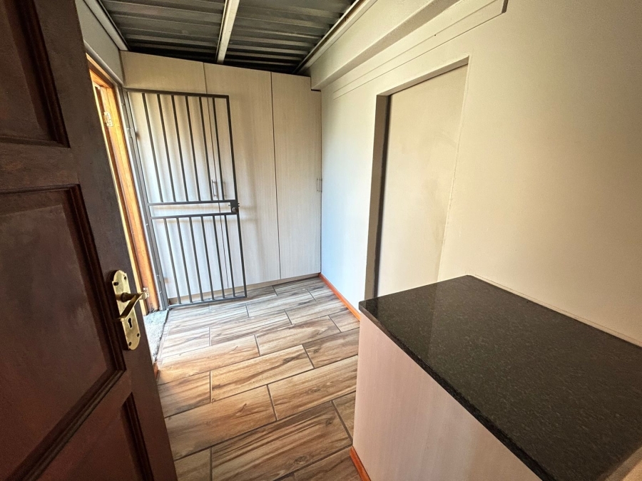 To Let 2 Bedroom Property for Rent in North Riding Gauteng
