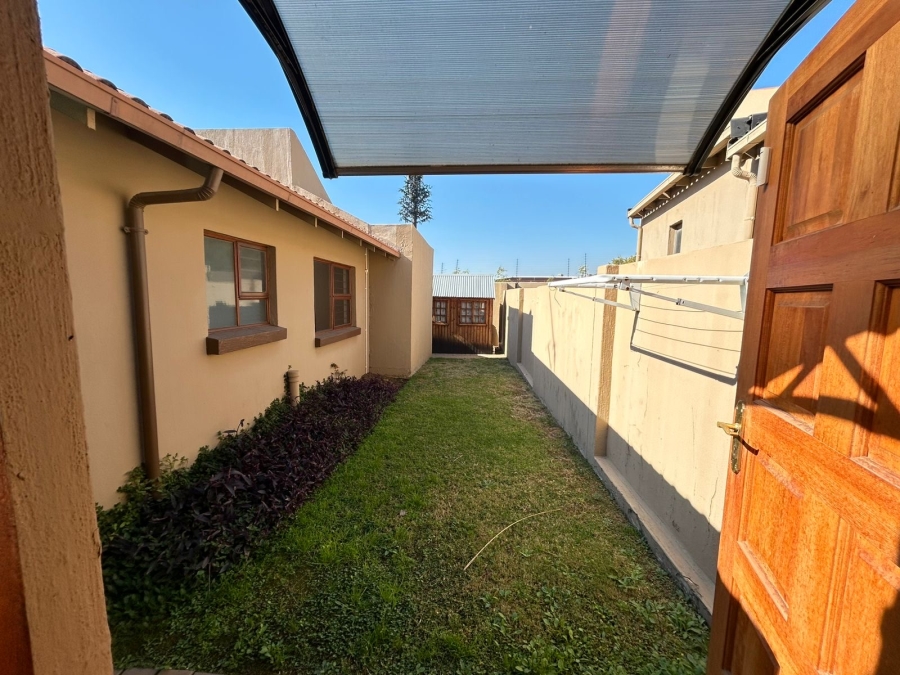 To Let 2 Bedroom Property for Rent in North Riding Gauteng