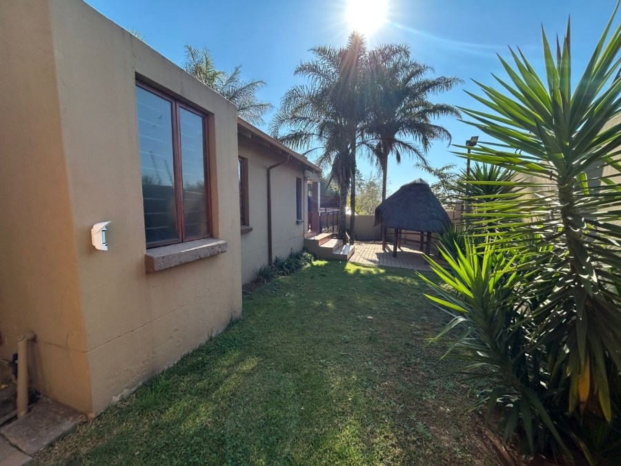 To Let 2 Bedroom Property for Rent in North Riding Gauteng