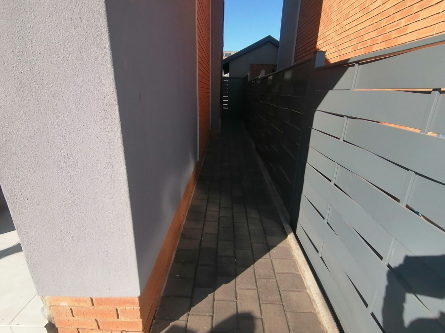 3 Bedroom Property for Sale in Zambezi Manor Lifestyle Estate Gauteng
