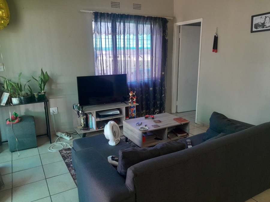 To Let 1 Bedroom Property for Rent in Brackendowns Gauteng