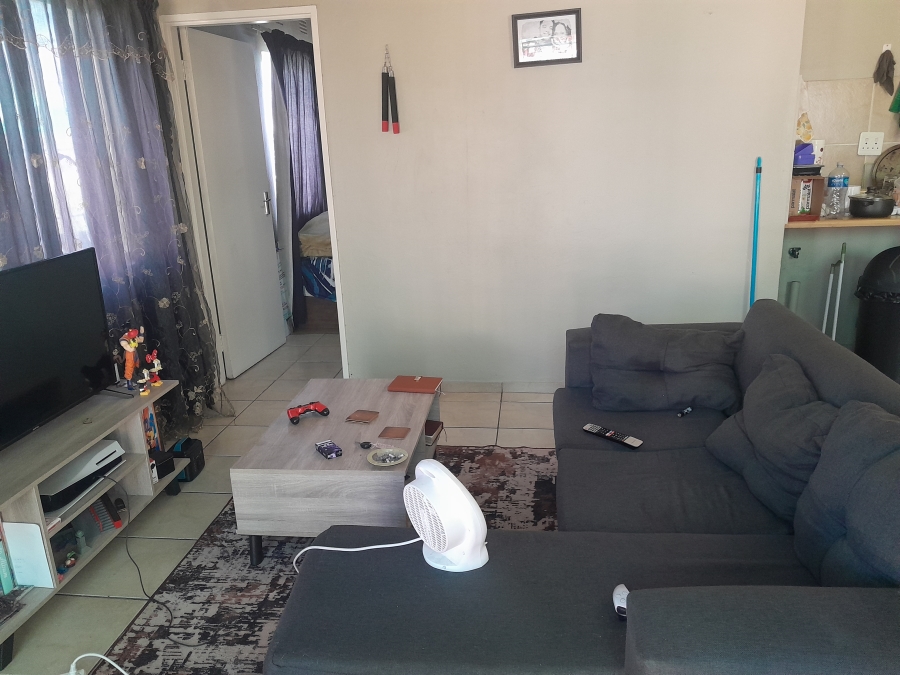 To Let 1 Bedroom Property for Rent in Brackendowns Gauteng