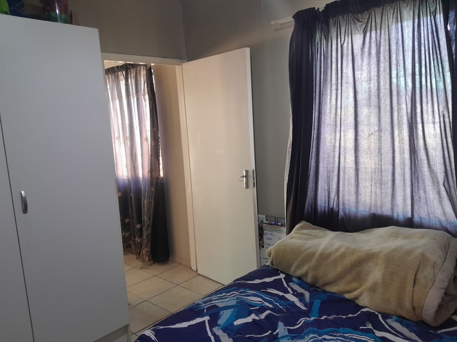 To Let 1 Bedroom Property for Rent in Brackendowns Gauteng