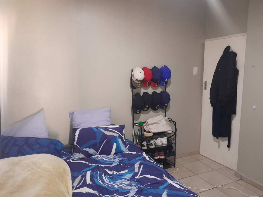 To Let 1 Bedroom Property for Rent in Brackendowns Gauteng