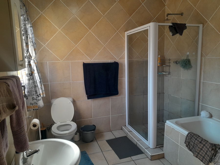 To Let 1 Bedroom Property for Rent in Brackendowns Gauteng