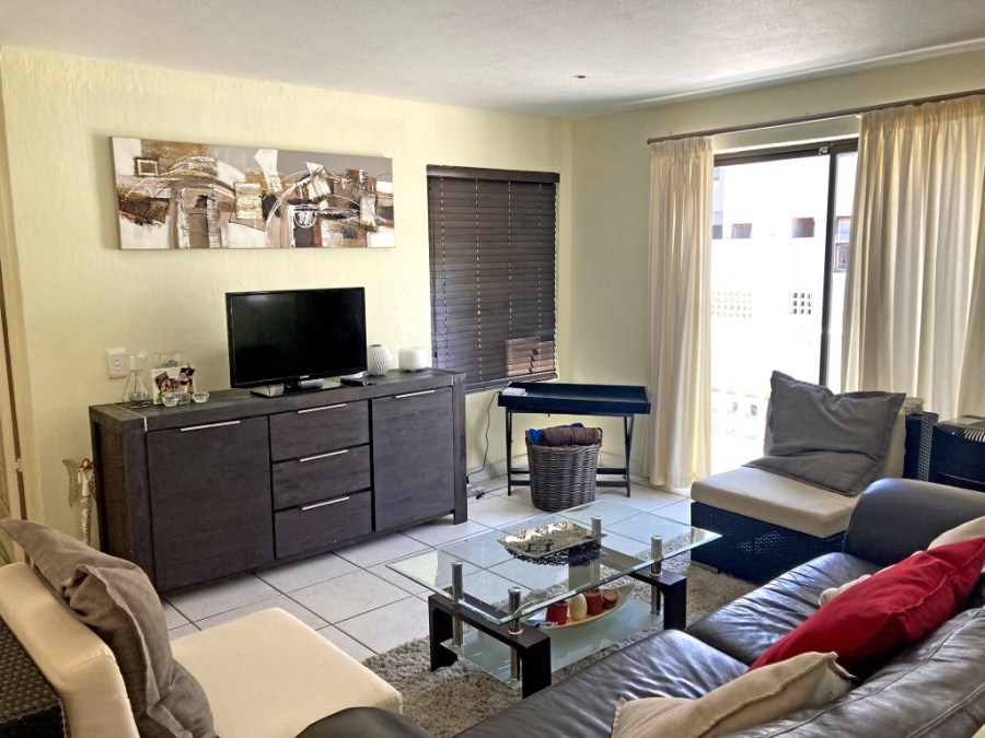 To Let 2 Bedroom Property for Rent in Waverley Gauteng