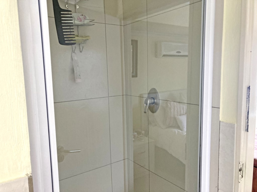 To Let 2 Bedroom Property for Rent in Waverley Gauteng