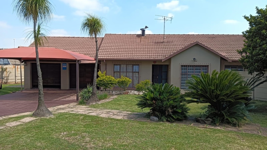 3 Bedroom Property for Sale in Birchleigh North Gauteng