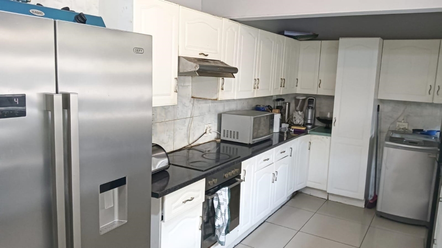3 Bedroom Property for Sale in Birchleigh North Gauteng