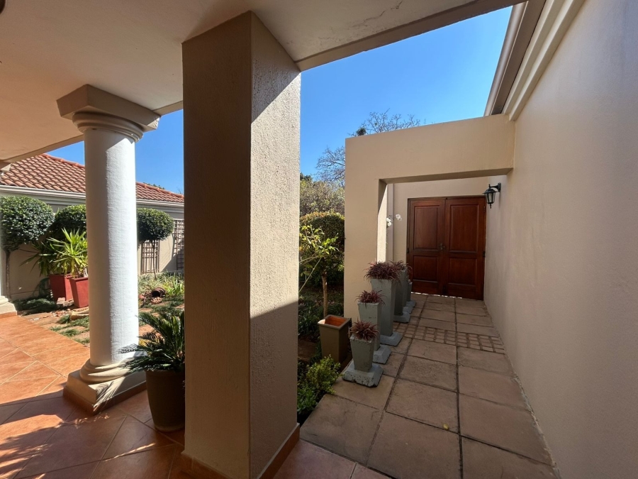 4 Bedroom Property for Sale in Nieuw Muckleneuk Gauteng