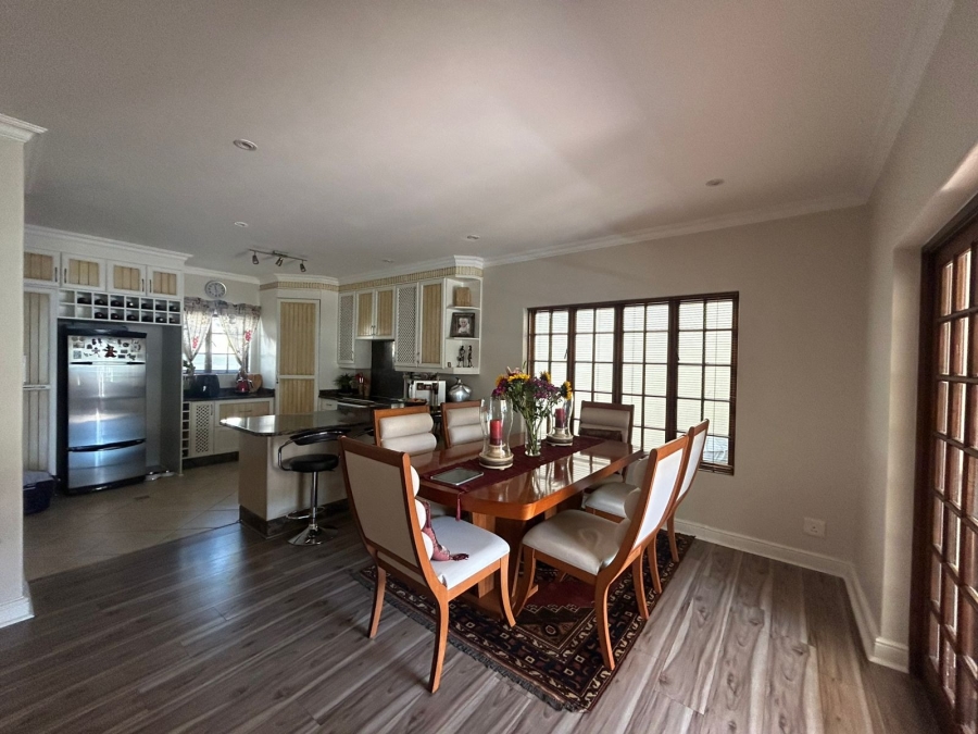 4 Bedroom Property for Sale in Nieuw Muckleneuk Gauteng