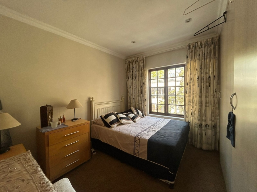 4 Bedroom Property for Sale in Nieuw Muckleneuk Gauteng